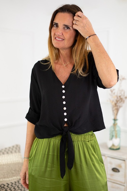 Blusa crop anudada