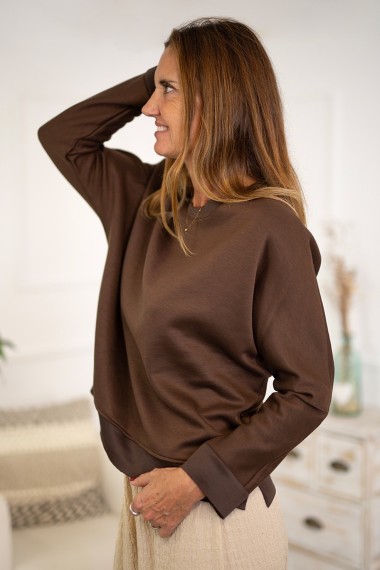 Camiseta oversize tipo sudadera