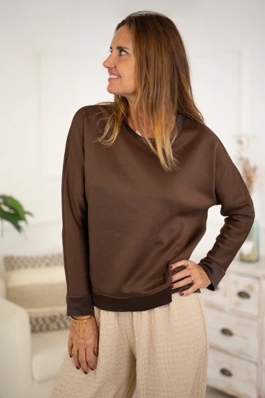 Camiseta oversize tipo sudadera