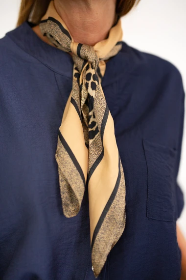 Foulard satinado animal print 